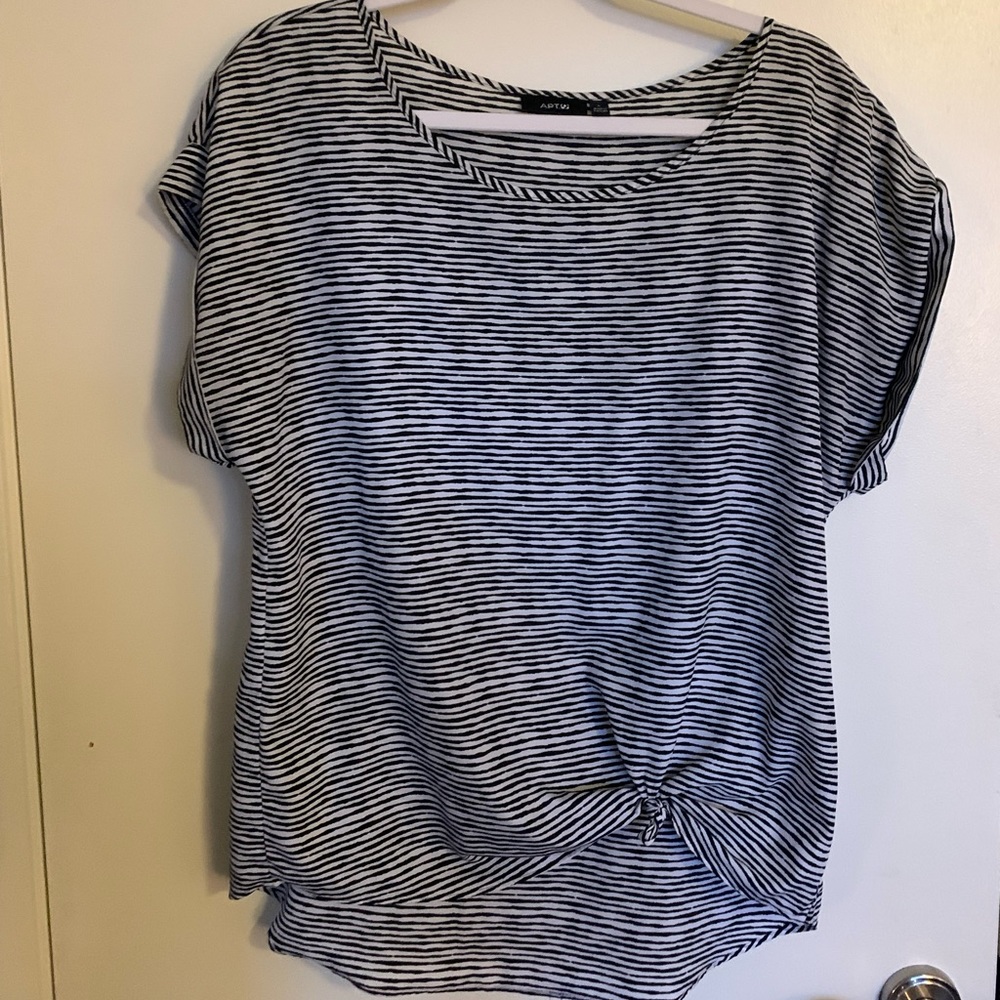 Apt 9. Striped black and white Womens blouse. Size large